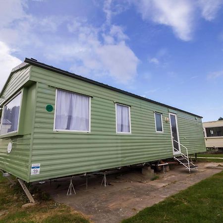 Great 8 Berth Caravan For Hire In Skegness Ref 33069F ภายนอก รูปภาพ