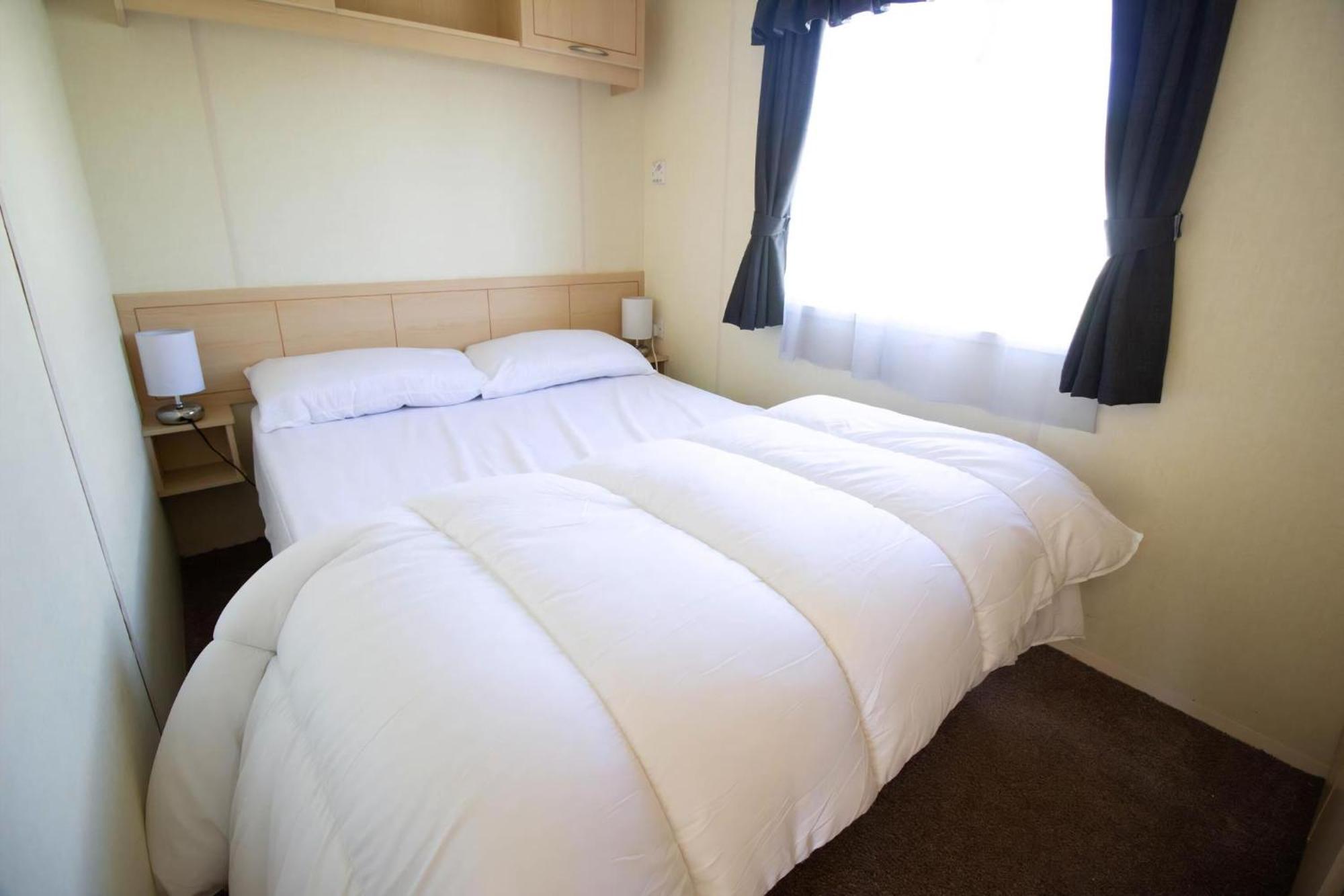 Great 8 Berth Caravan For Hire In Skegness Ref 33069F ภายนอก รูปภาพ
